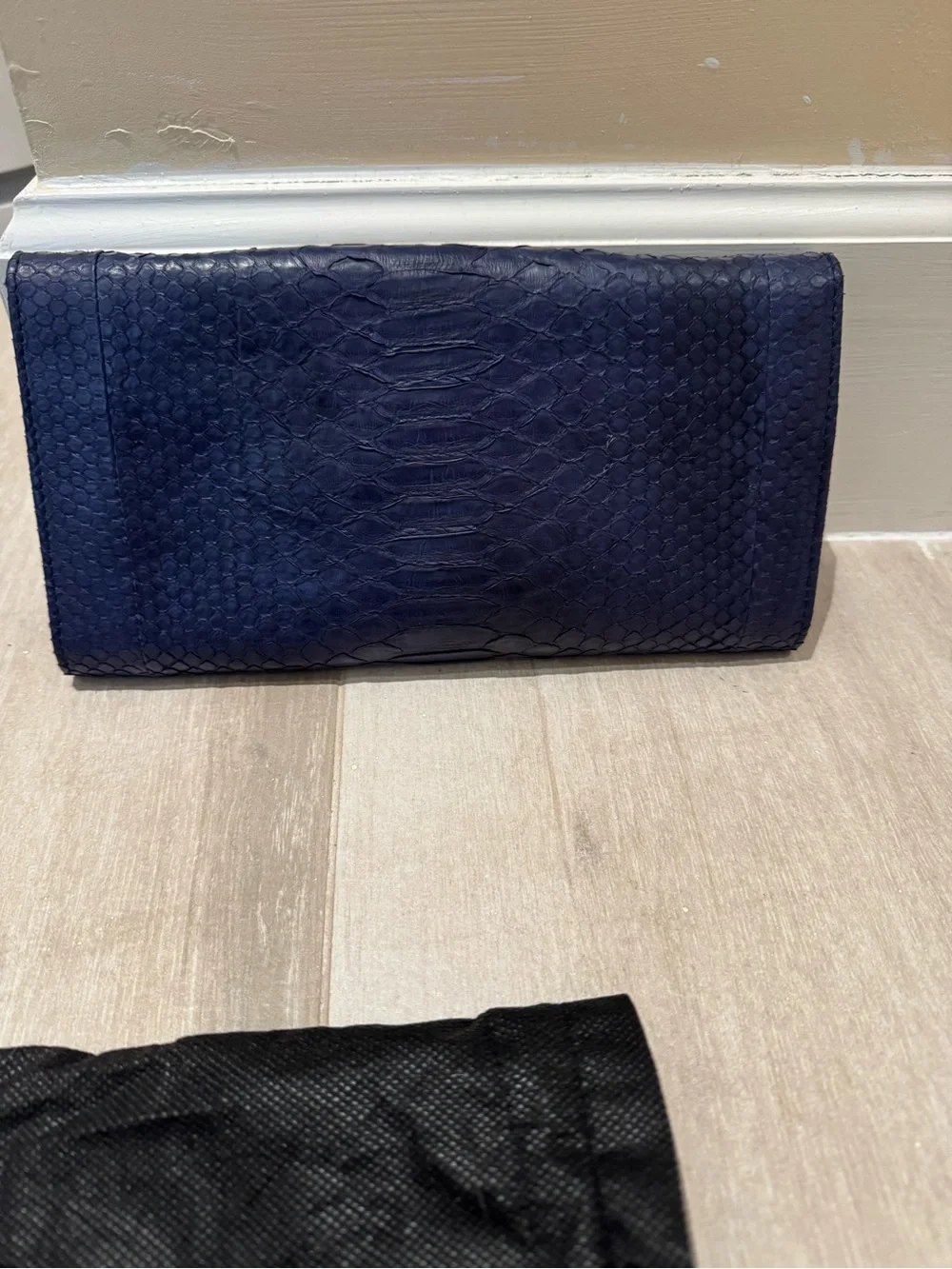 Fille en Aiguilles Navy Python-Effect Leather Clutch
